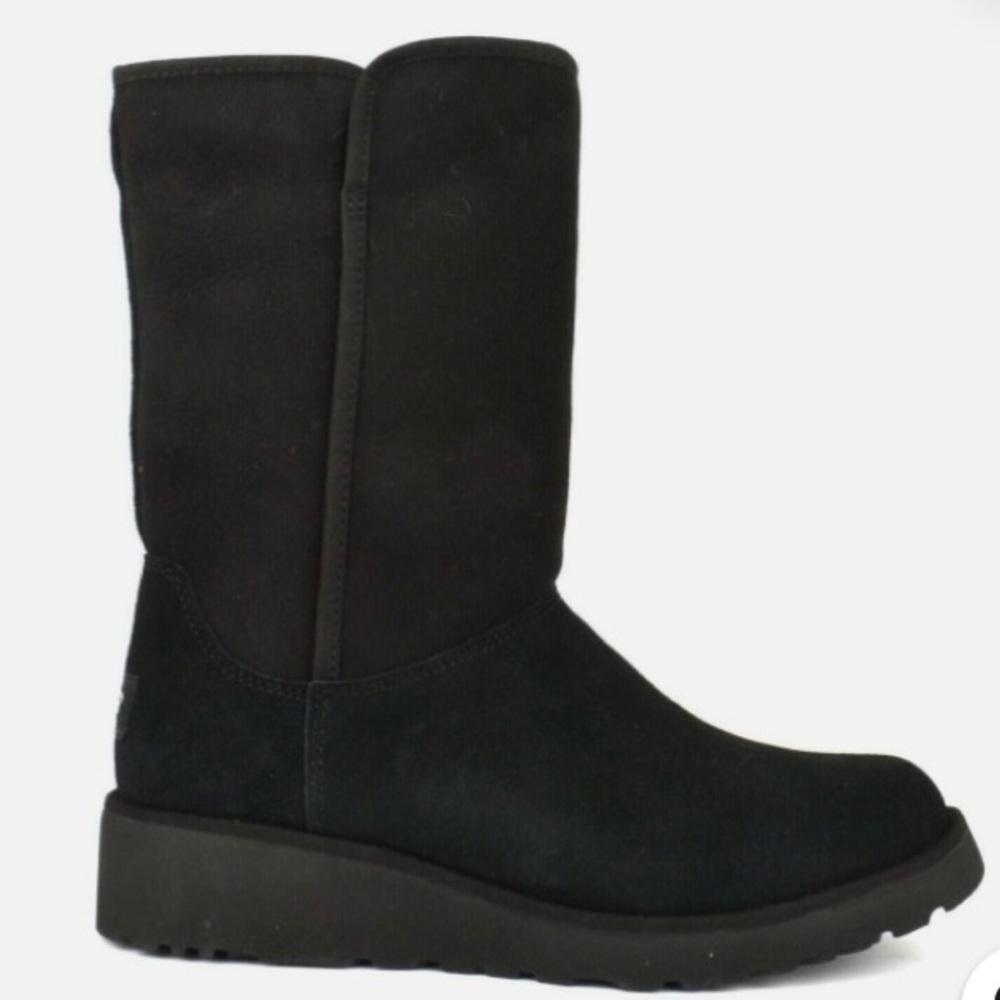 Ugg classic black boots / Amie boot (Sheepskin / suede) mid / tall boots